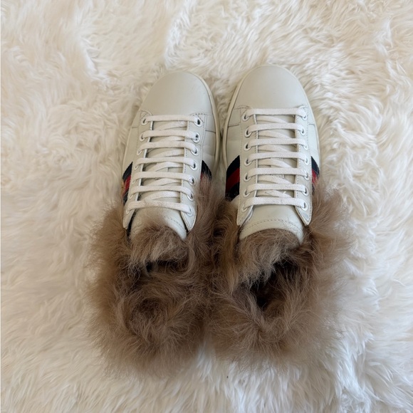 Gucci Ace Embroidered Bee ,Fur-Lined
Sneakers - Size 35 US 5 - Picture 5 of 14